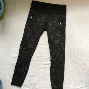 Lululemon Black marbled yoga pants